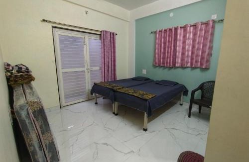 Akalkot Hotel | Vatavruksha Swamikrupa Residency