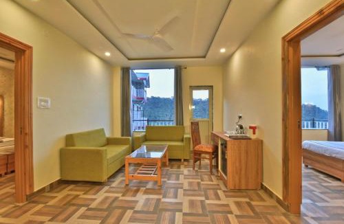 Bhagsu Nag Hotel | Vella Marina Pine view -Free Parking-cricket stadium 5 km-Mcleodganj 8 km- Bhagsunag 9
