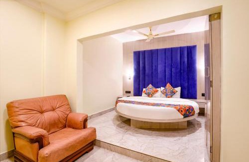 Versova Hotel | Via Priceless