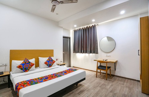 Pashim Vihar Hotel | Via Vat