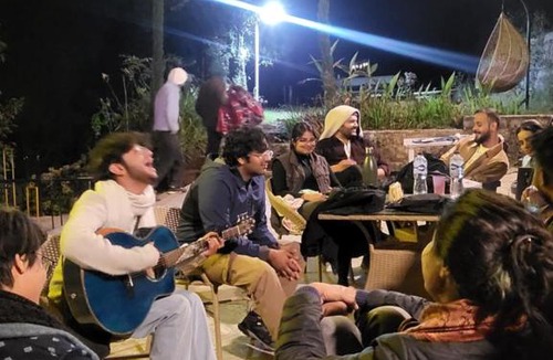 McLeod Ganj Hostel | Vibe Hostel Naddi - Near Dal Lake