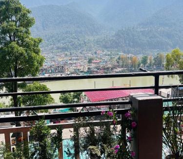Uttarkashi Apartment | Viraj home stay Uttarkashi
