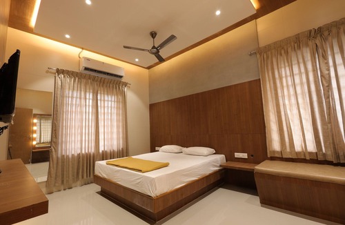 Palani Hotel | Vivaaha Mahal