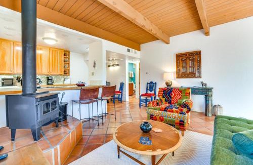Northeast Santa Fe House | Walk to Santa Fe Plaza: Condo w/Pool & Hot Tub!