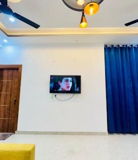 Bullawala Apartment | Warm Nest