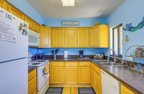 Cedar Key House | Waterfront Cedar Key Duplex Home: Grill & Dock!