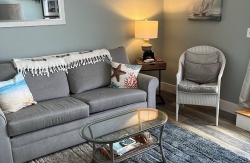 Ogunquit Condo | Waterfront Condo 1BR/1BA overlooking Ogunquit Beach very close to beach and town