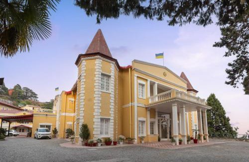 The Mall Road Hotel | WelcomHeritage Kasmanda Palace