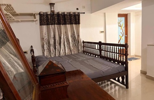Irinjalakuda House | Wellaura Heritage Retreat Nellayi