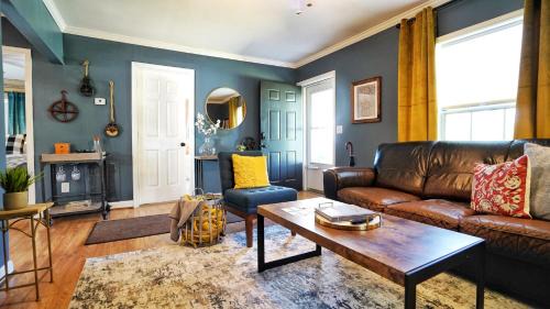 West Fairfax House | West Davis Mill