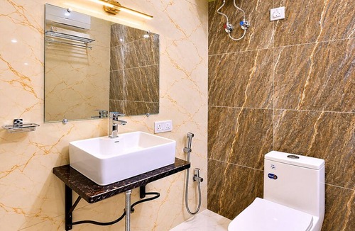 Dhikuli Hotel | Wildline Gold Resort