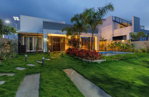 Hosur Apartment | Wildscape by StayJade Pool Garden1hr HSR E-city