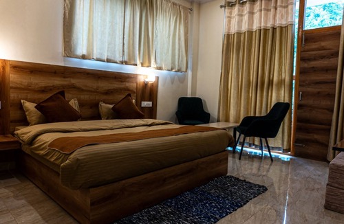 Bhagsu Nag Hotel | Winter Stone