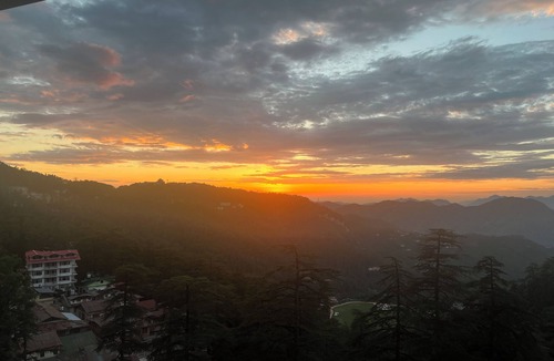 Shimla House | WINTRY 5BHK ENTIHOME FOR FRINDS & FAMILIES PARKING AND WI-FI