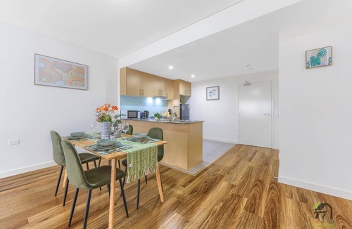 Wolli Creek Apartment | Wolli Creek central 2B&fully equipped