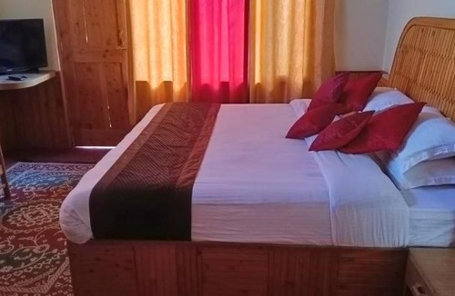 Manali Villa | Wooden Penthouse 4BR Villa