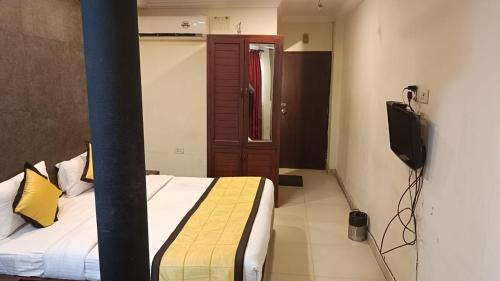 Kochi Hotel | WoodLand Suites