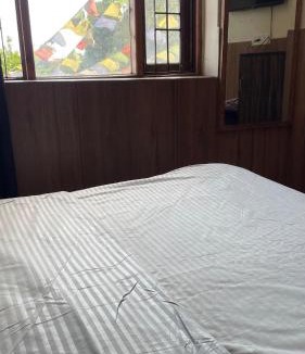 Kufri Bed & Breakfast | Woods Imperial bnb