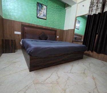Kufri Bed & Breakfast | Woods Imperial bnb