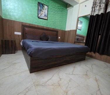 Kufri Bed & Breakfast | Woods Imperial bnb