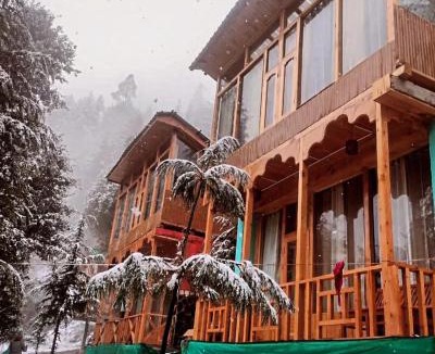 Banjar Cabin | WOW Duplex Treehouse & Cottages