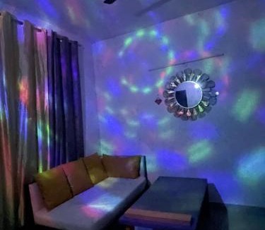 Greater Noida Apartment | Yellow Butterflies-15 min from Noida sec 52 metro