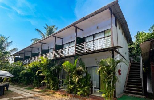Morjim Hotel | YogiTree Beach Resort & Cafe - 100m from Morjim Beach