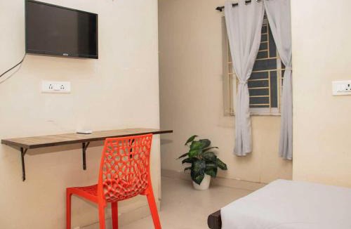 Kukatpally Housing Board Colony Hotel | Z Express Styx