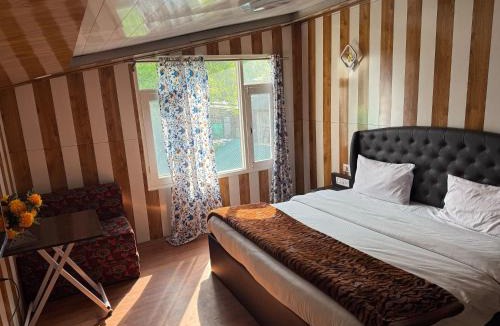 Pahalgam Hotel | Zabaish Riverside Cottage