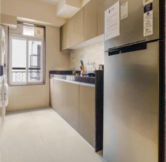 Khar House | Zen B - Stylish Private Room in Shared 3BHK
