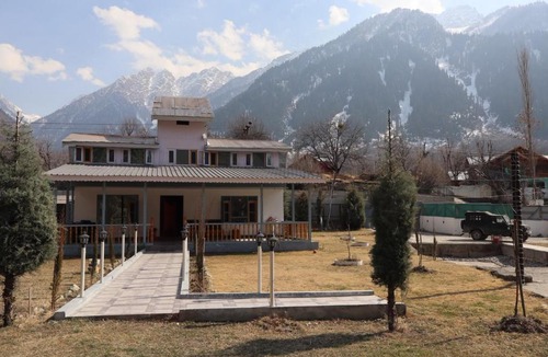 Gund Cabin | Zen Mountains