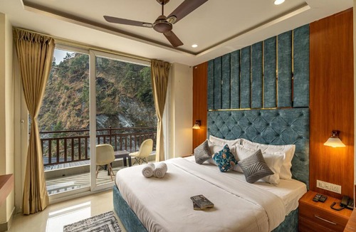 Dharamshala Hostel | Zostel Plus Kareri