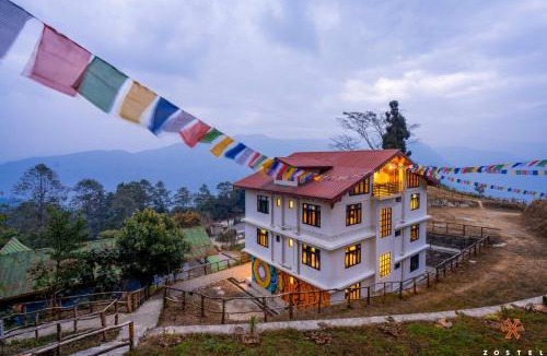 Geyzing Hostel | Zostel Rinchenpong, Pelling