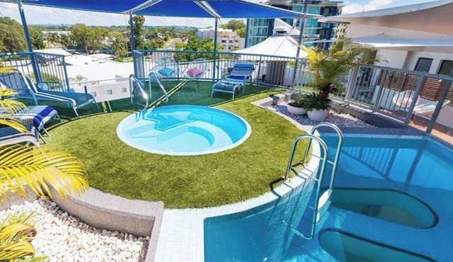 1 bedroom beachside unit Mooloolaba in Mooloolaba