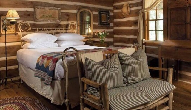 1800-style cedar Log Cabin on Blisswood Ranch with many optional activities! in Cat Spring