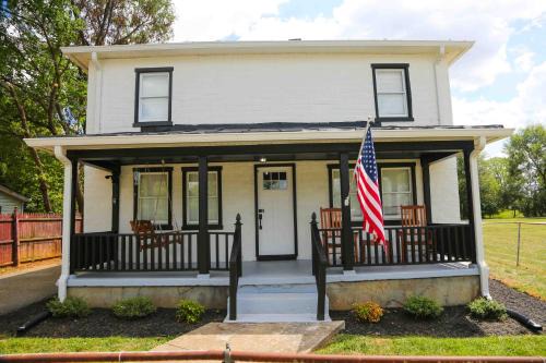 1939 Four Bed Rustic Escape by Casino in Ranson