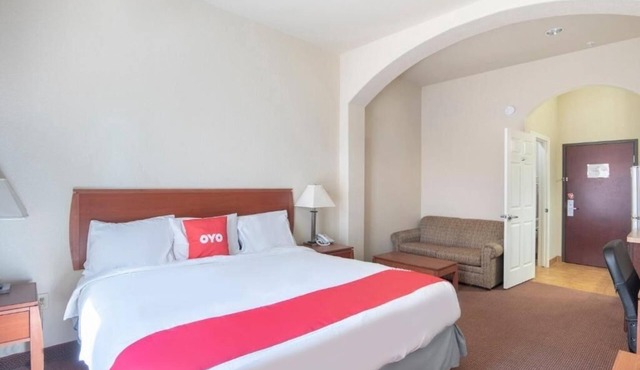 2 Comfortable Rooms for Families w/Nearby Dining & Attractions in Brazoria County