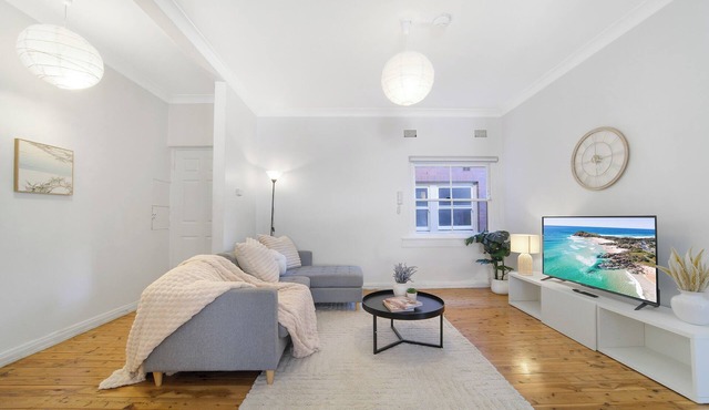 2BR Bondi Paradise | Minutes to Beach & Shops