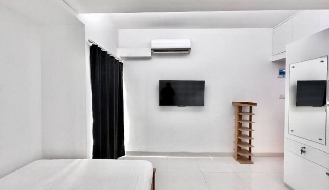 300sqft 5 Comfortable Studio w/Gym & Pool Access