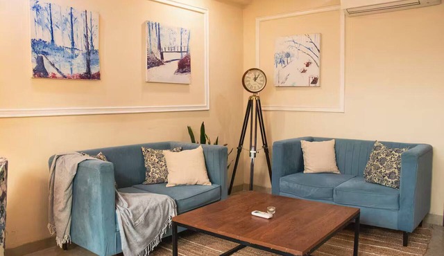 403 - Garden Balcony 1BHK - Golf Course Rd