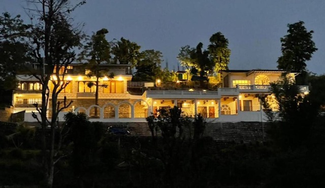 5B-BLUEDOOR-DEHRADUN · Rustic Art Deco Boutique Villa with stunning views