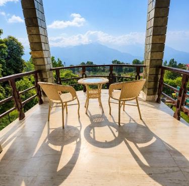 5BHK Stay in Kud Near Patnitop The Royal Villa