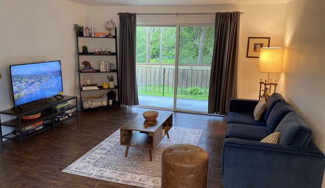 Affordable and Spacious unit 1 block from the Seattle Light Rail! in Seattle