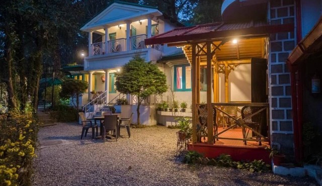 Alaya Stays The Hive Cottage