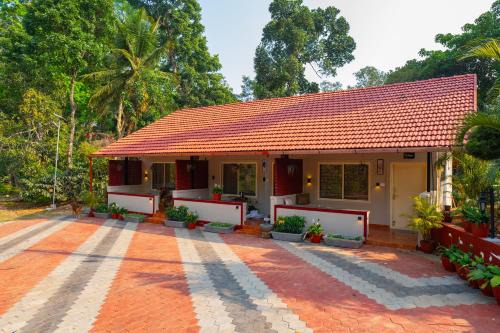 Alaya Stays Twisted Tree Suite 1-Room With Sit Out & Shared Pool