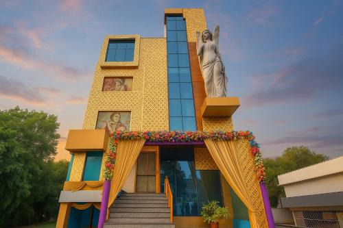 Amaira Hotels & Banquets Near Vaishali Metro Station