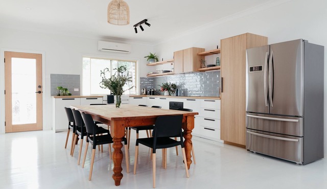 Anchor in Avoca Beach - enjoy your 4 bedroom coastal getaway in Avoca Beach