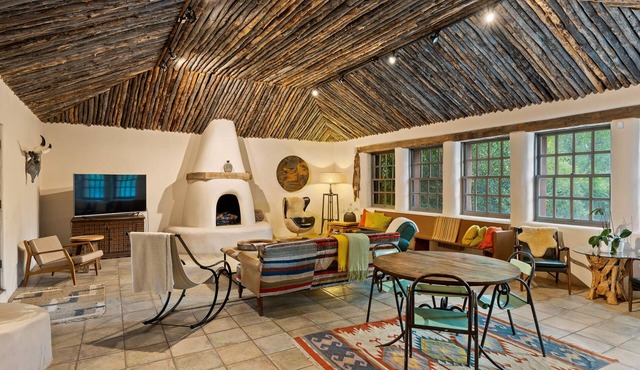 Angel Sky Hacienda - Dog Friendly, Hot Tub, Yoga