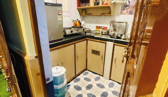 “Atithi Devo Bhav:”A room in BnB near Mall Road