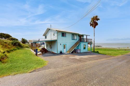Bay Views & Beach Access: Ingleside Getaway in Ingleside
